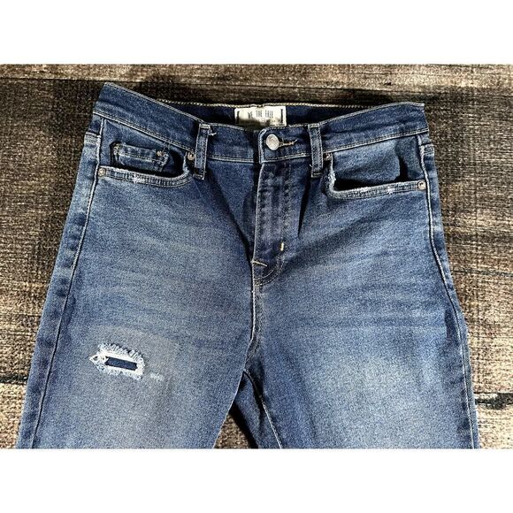 We The Free Tapered  Distressed Denim Cropped Jeans Capri Size 28 - Picture 2 of 8